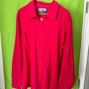 New without tags Magellan women’s fish gear top